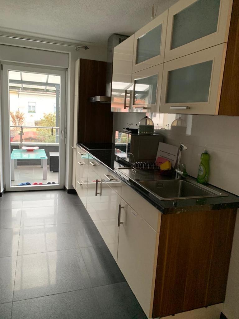 Guenstige Zimmer-Unterkunft Zimmer Mit Gemeinschaftsbad Lörrach Exterior foto
