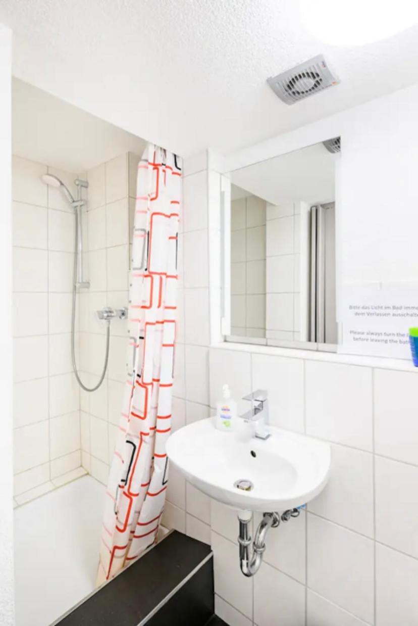 Guenstige Zimmer-Unterkunft Zimmer Mit Gemeinschaftsbad Lörrach Exterior foto