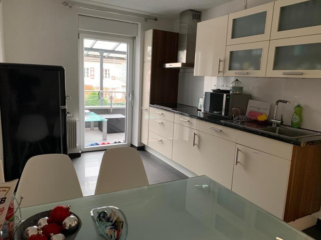 Guenstige Zimmer-Unterkunft Zimmer Mit Gemeinschaftsbad Lörrach Exterior foto